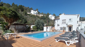 Conny
                        Exterior